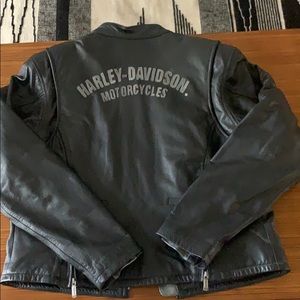 Harley Davidson leather jacket size L